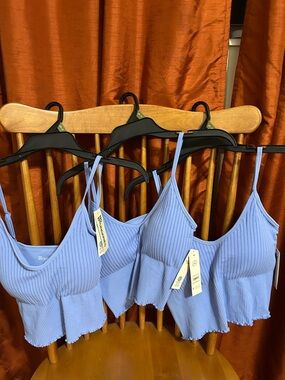 NWT No Boundaries Women's Seamless Scoop Neck Brami. A tank top and bralette.